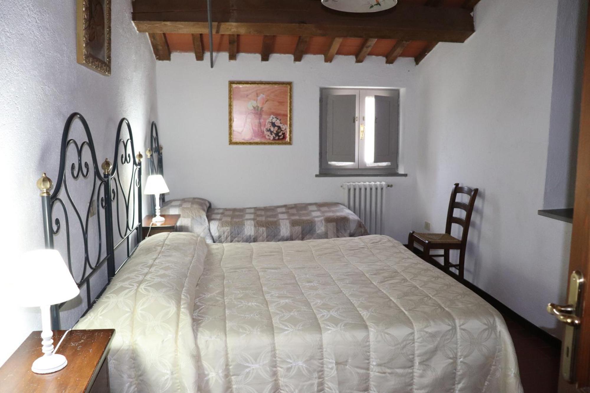 Badia Il Vingone Guest House Citta di Castello Luaran gambar