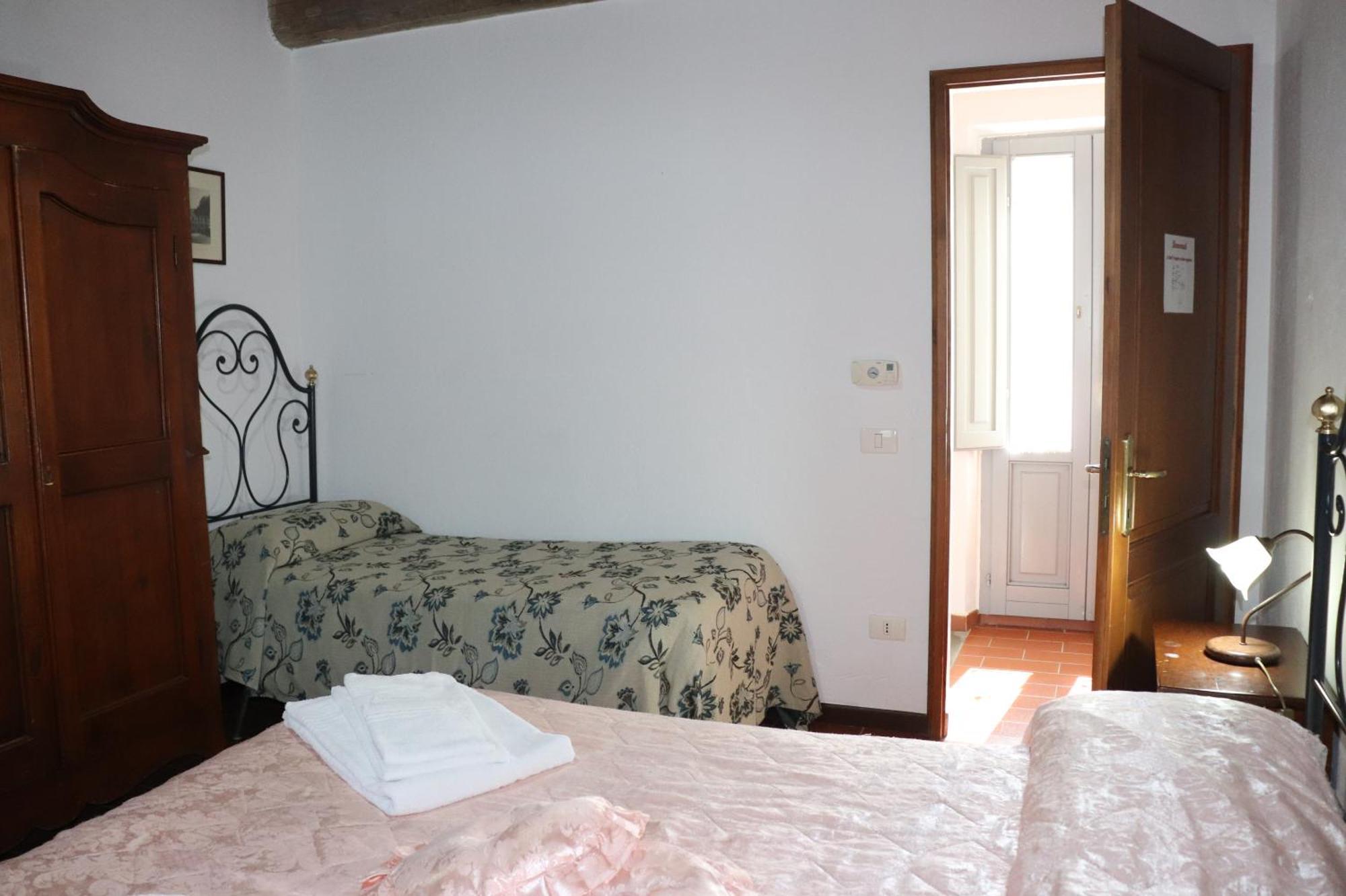 Badia Il Vingone Guest House Citta di Castello Luaran gambar