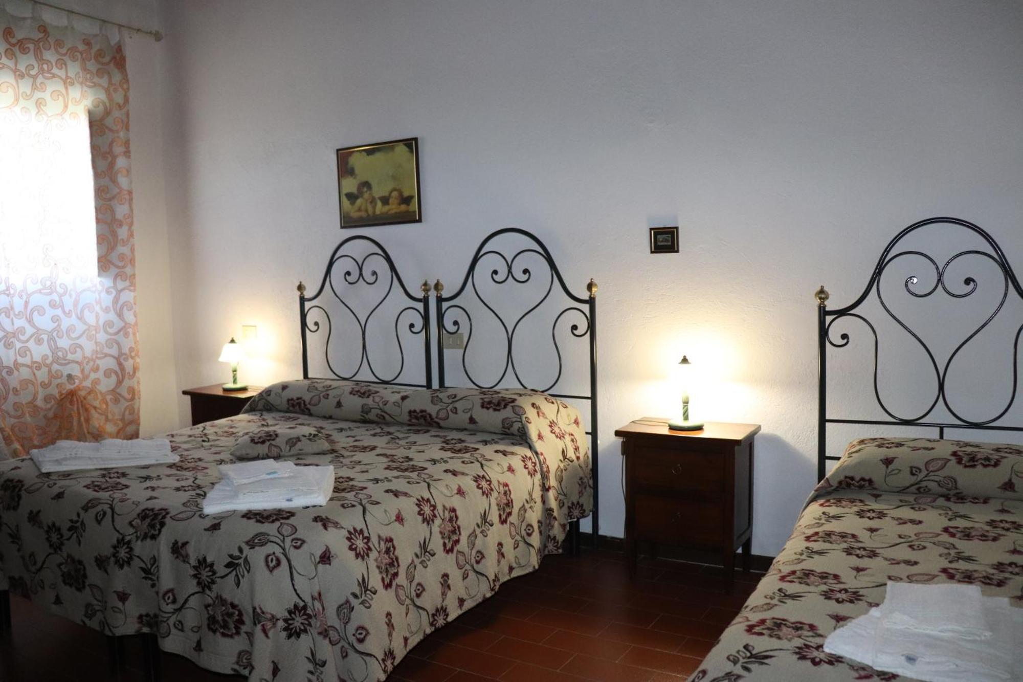 Badia Il Vingone Guest House Citta di Castello Luaran gambar