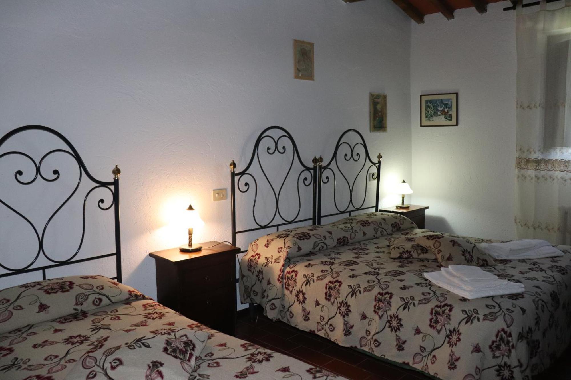 Badia Il Vingone Guest House Citta di Castello Luaran gambar