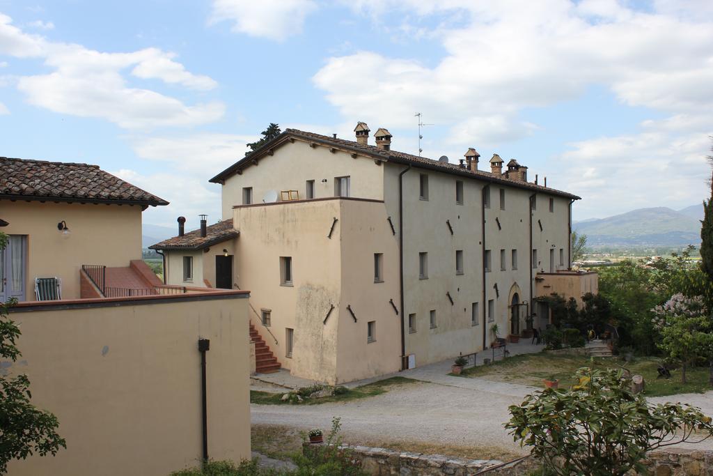 Badia Il Vingone Guest House Citta di Castello Luaran gambar